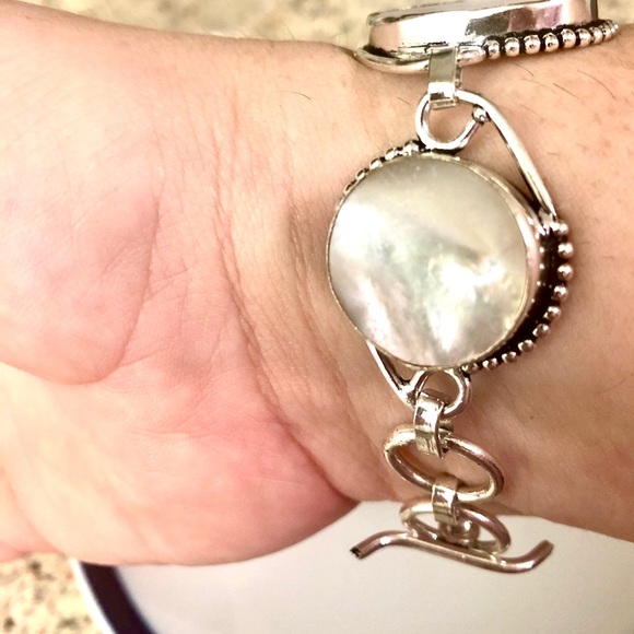 S.S. Mother of Pearl Bracelet Toggle Closu… - Picture 7 of 9